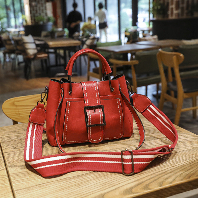 2021 Muti-compartment Medium Leather Crossbody  Bag