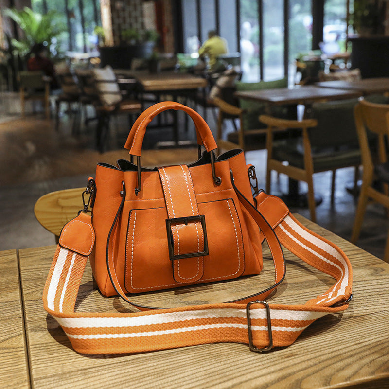 2021 Muti-compartment Medium Leather Crossbody  Bag