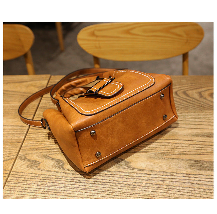 2021 Muti-compartment Medium Leather Crossbody  Bag