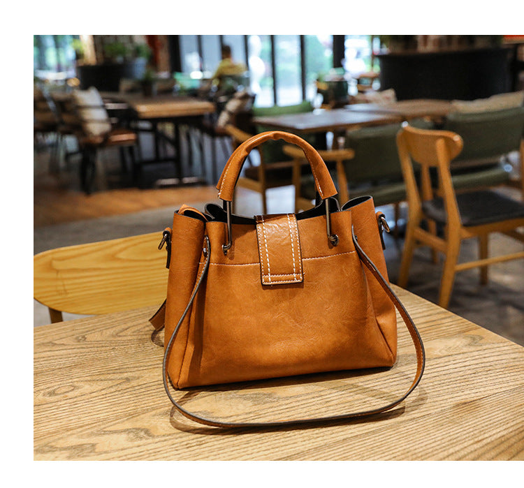 2021 Muti-compartment Medium Leather Crossbody  Bag