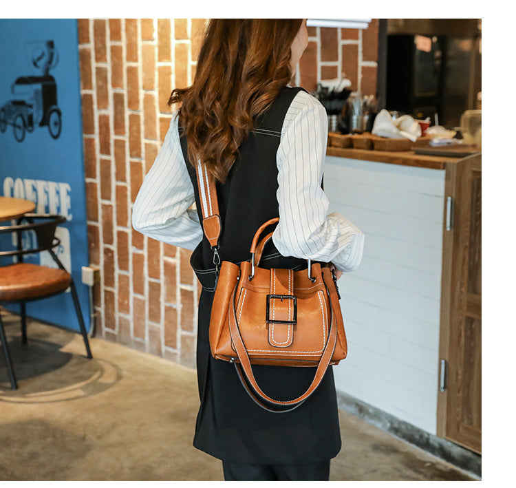 2021 Muti-compartment Medium Leather Crossbody  Bag