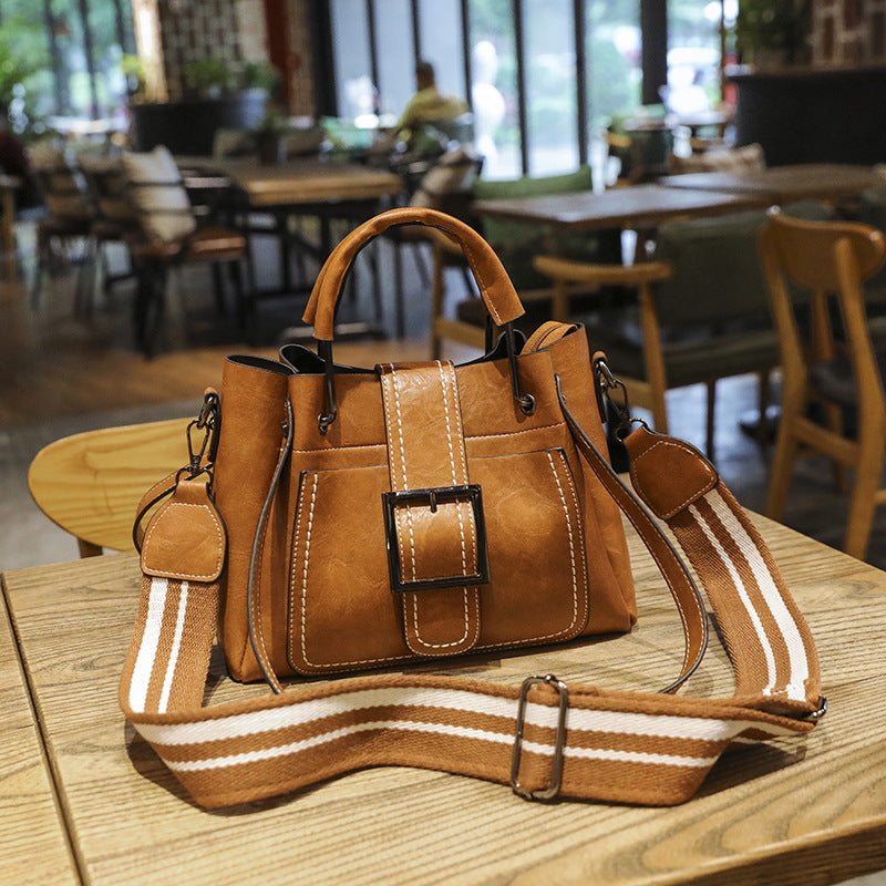 2021 Muti-compartment Medium Leather Crossbody  Bag